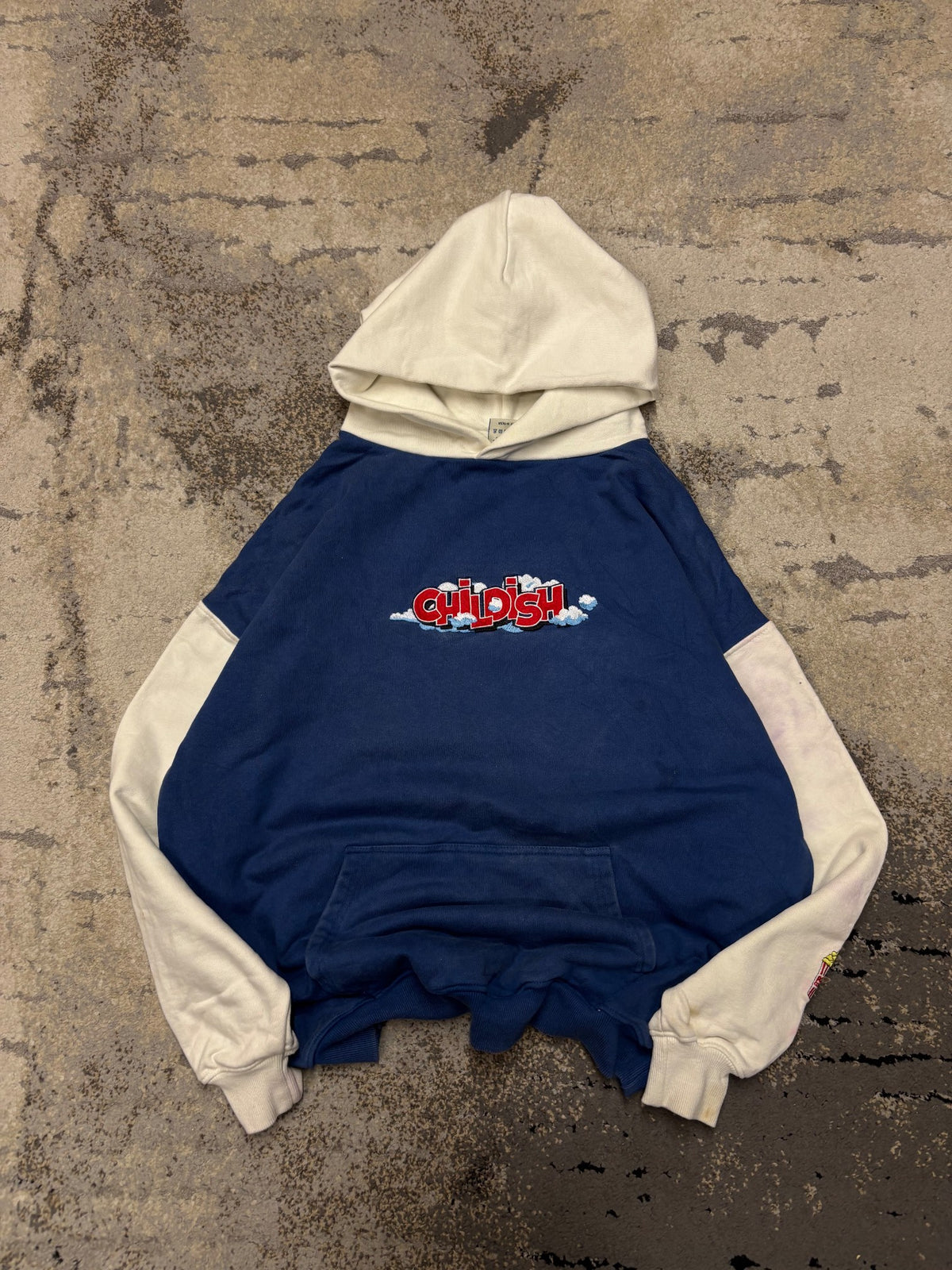 Bluza hoodie Childish, damskie w dobrym stanie rozmiar M, widok z przodu
