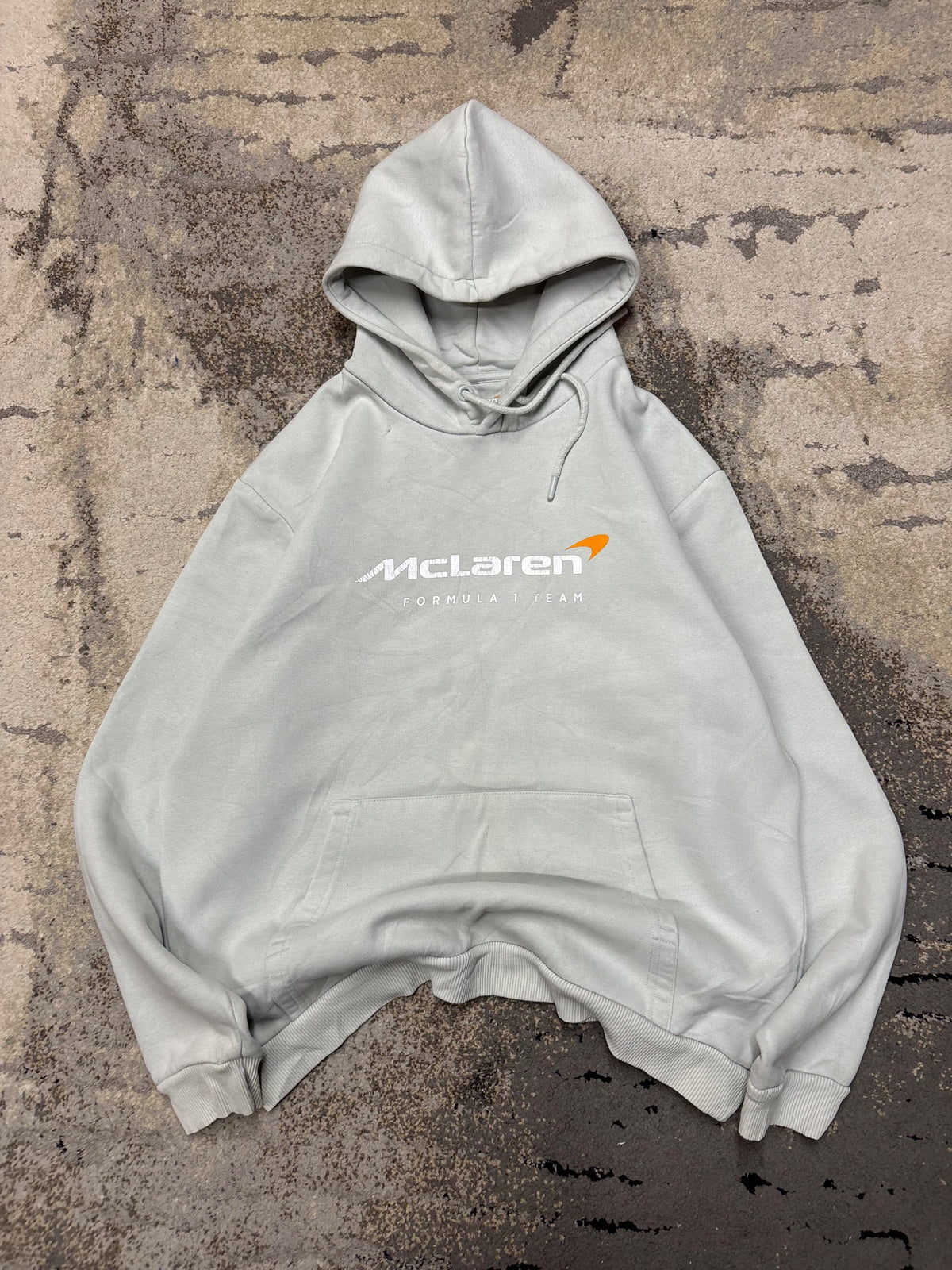 Bluza vintage McLaren hoodie Japan style, męskie w bardzo dobrym stanie rozmiar L, widok z przodu