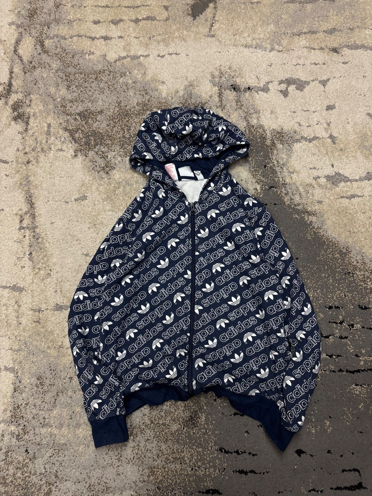 Bluza Adidas zipp, dziecięce w bardzo dobrym stanie rozmiar 158 cm / 13 lat, widok z przodu