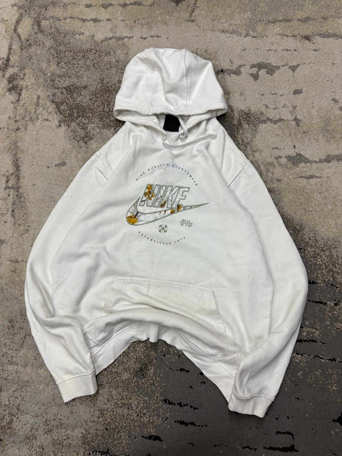 Bluza Nike hoodie, damskie w bardzo dobrym stanie rozmiar L, widok z przodu