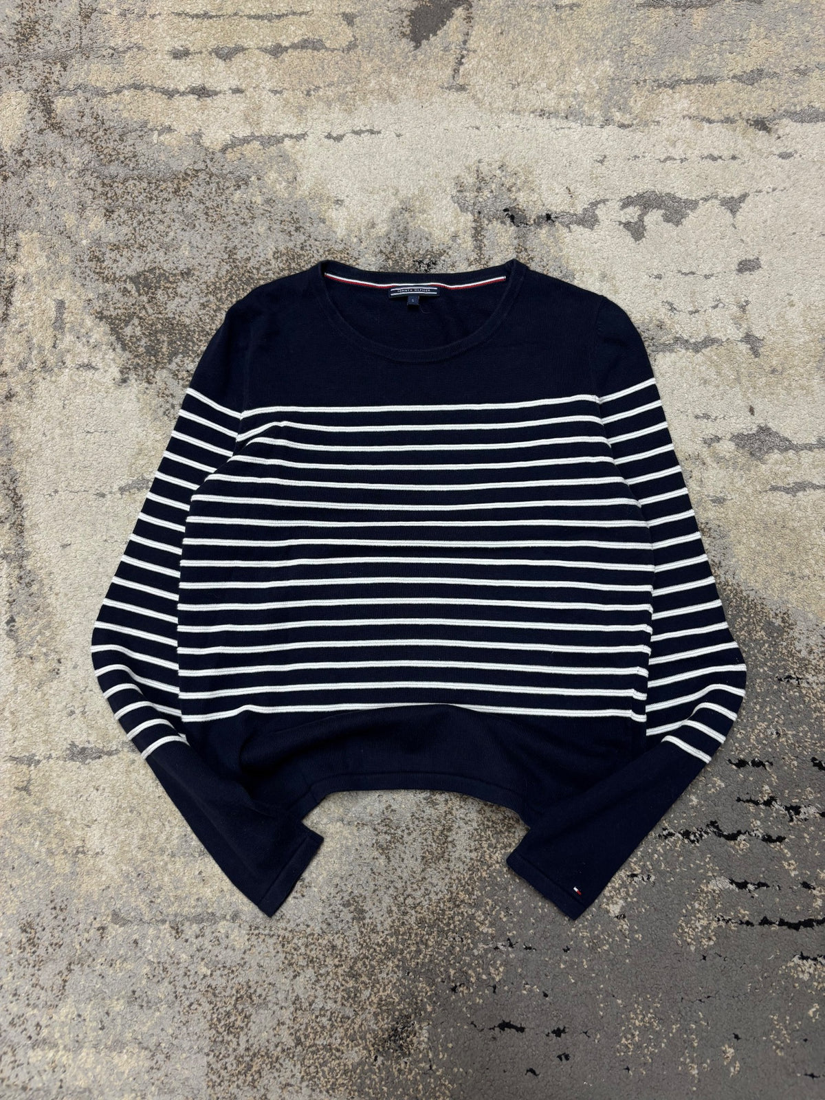 Sweterek Tommy Hilfiger, damskie w bardzo dobrym stanie rozmiar S, widok z przodu