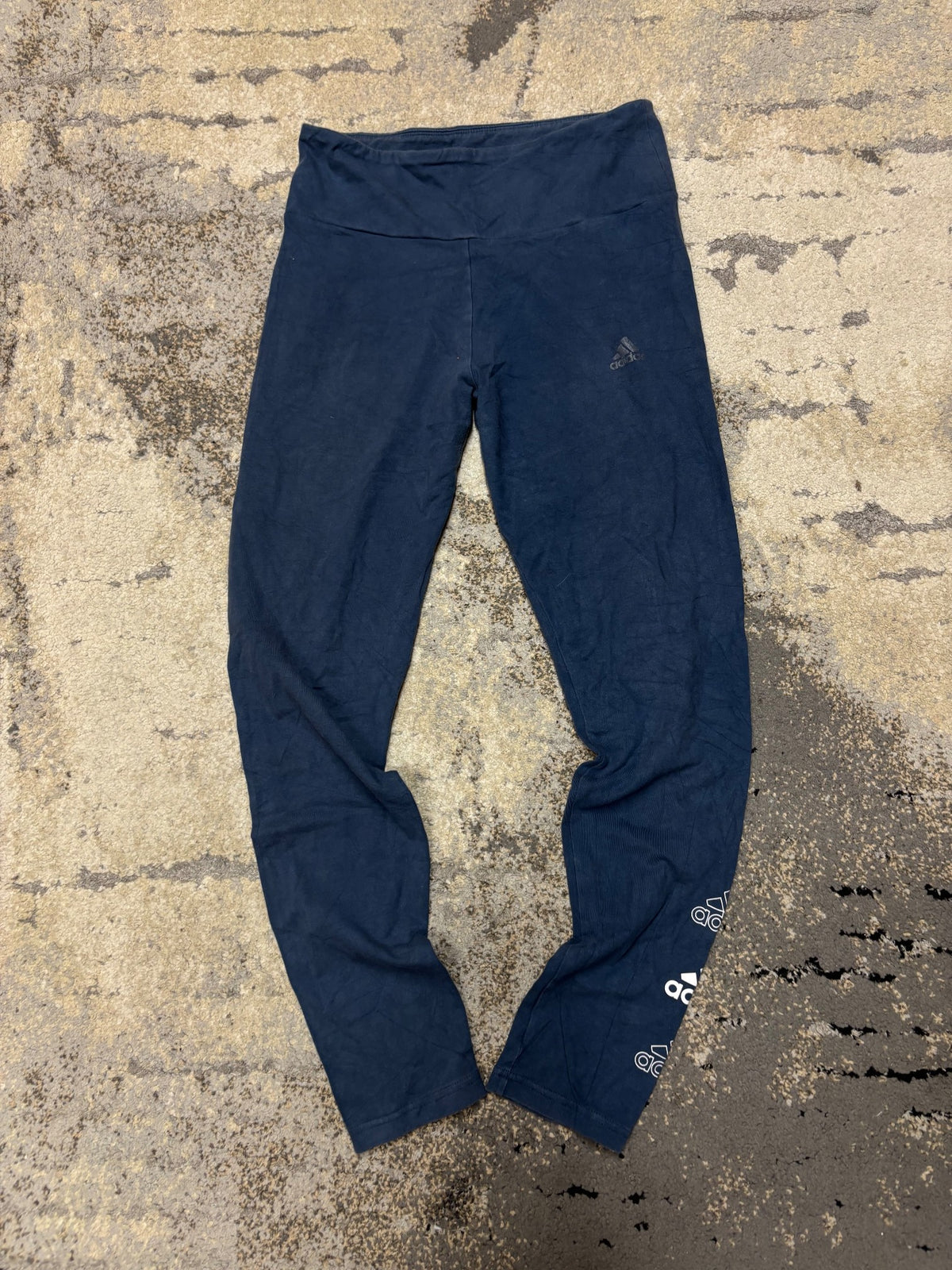 Legginsy adidas, damskie w bardzo dobrym stanie rozmiar S, widok z przodu