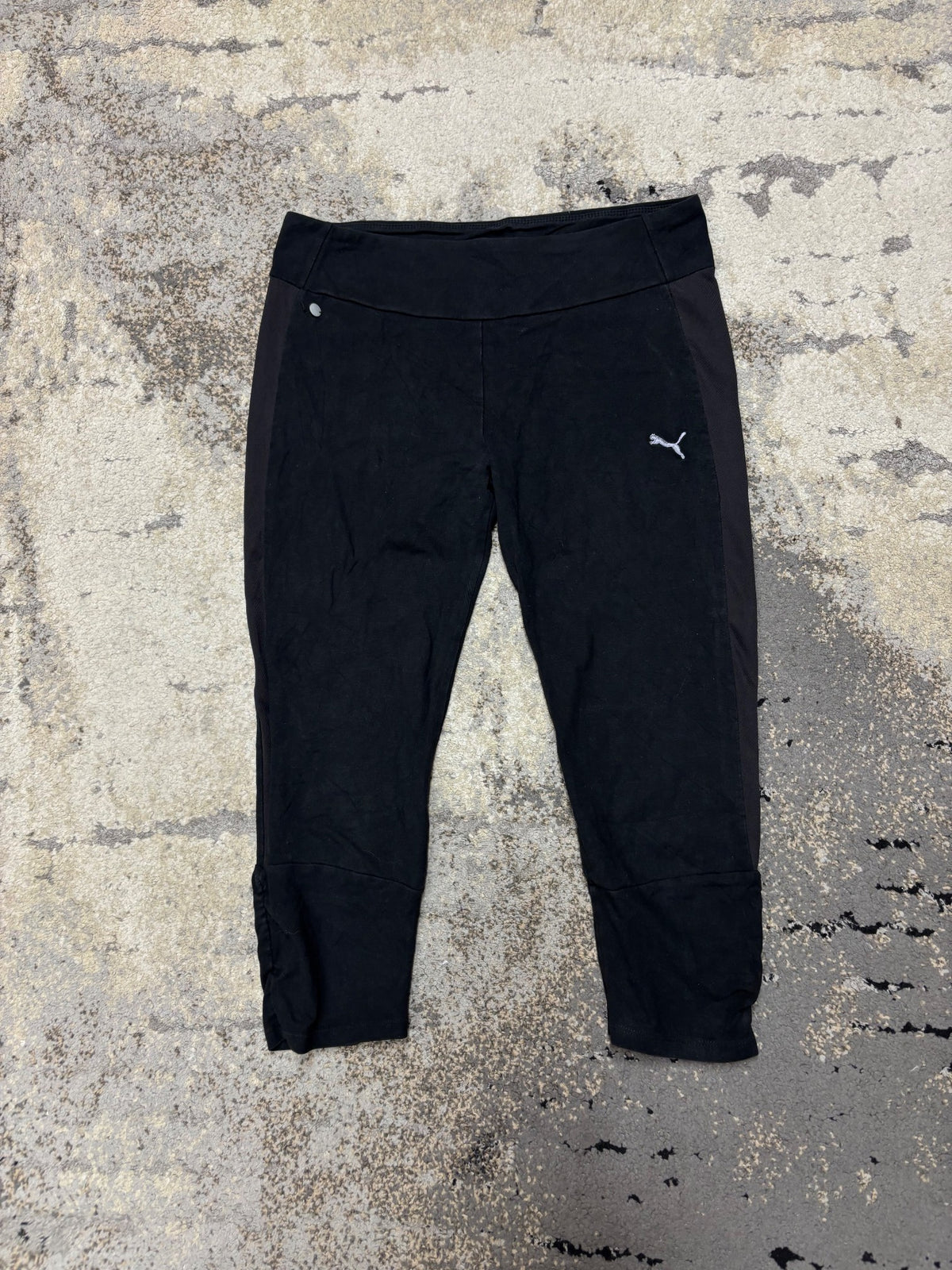 Legginsy puma 3\4, damskie w bardzo dobrym stanie rozmiar S, widok z przodu