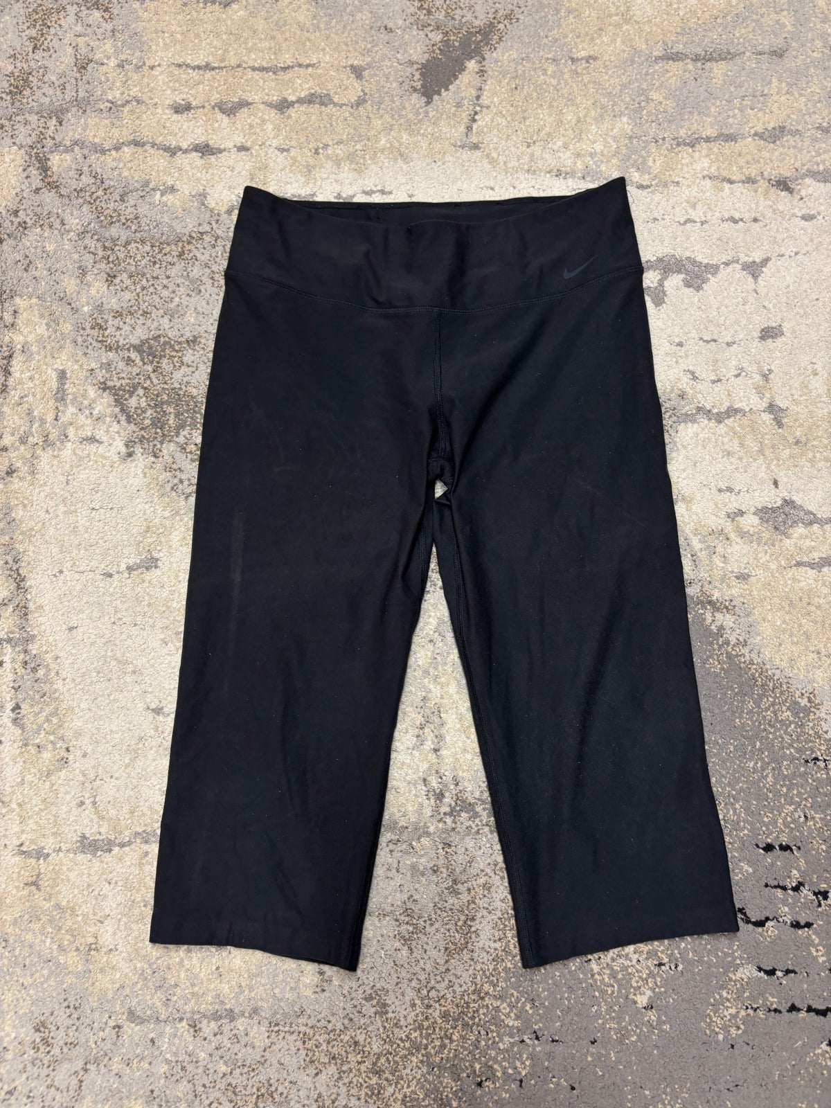 Legginsy Nike, damskie w bardzo dobrym stanie rozmiar L, widok z przodu