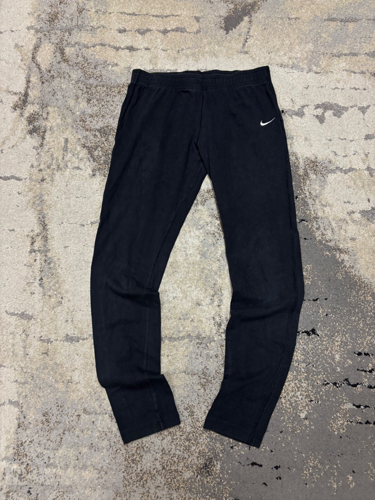 Legginsy Nike, dziecięce w bardzo dobrym stanie rozmiar 158 cm / 13 lat, widok z przodu