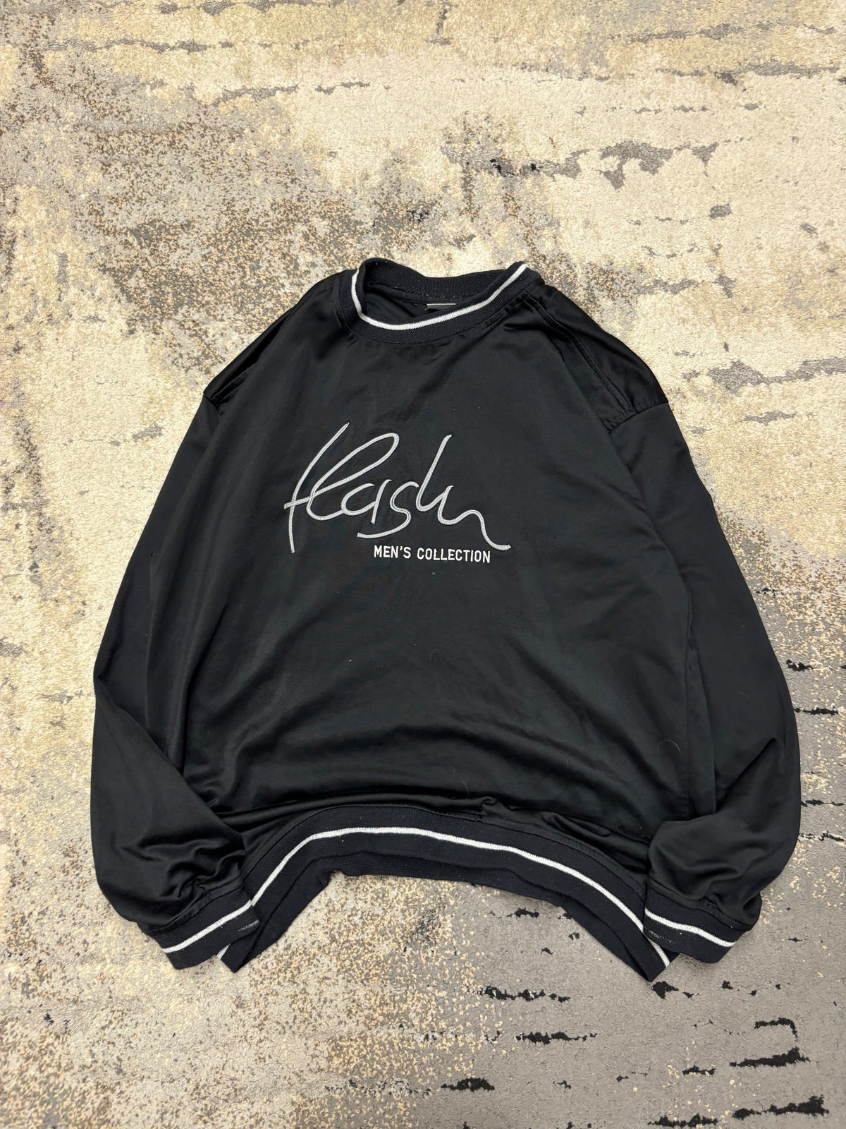 Bluza poliestrowa japan style crewneck, męskie w bardzo dobrym stanie rozmiar XL, widok z przodu
