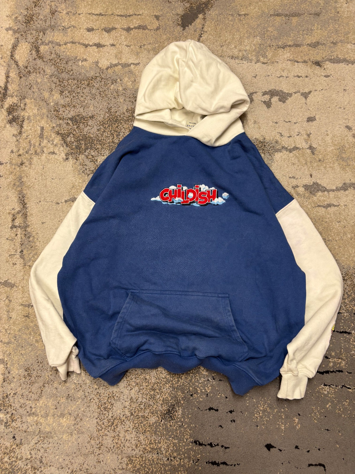 Bluza Childish hoodie, damskie w dobrym stanie rozmiar M, widok z przodu