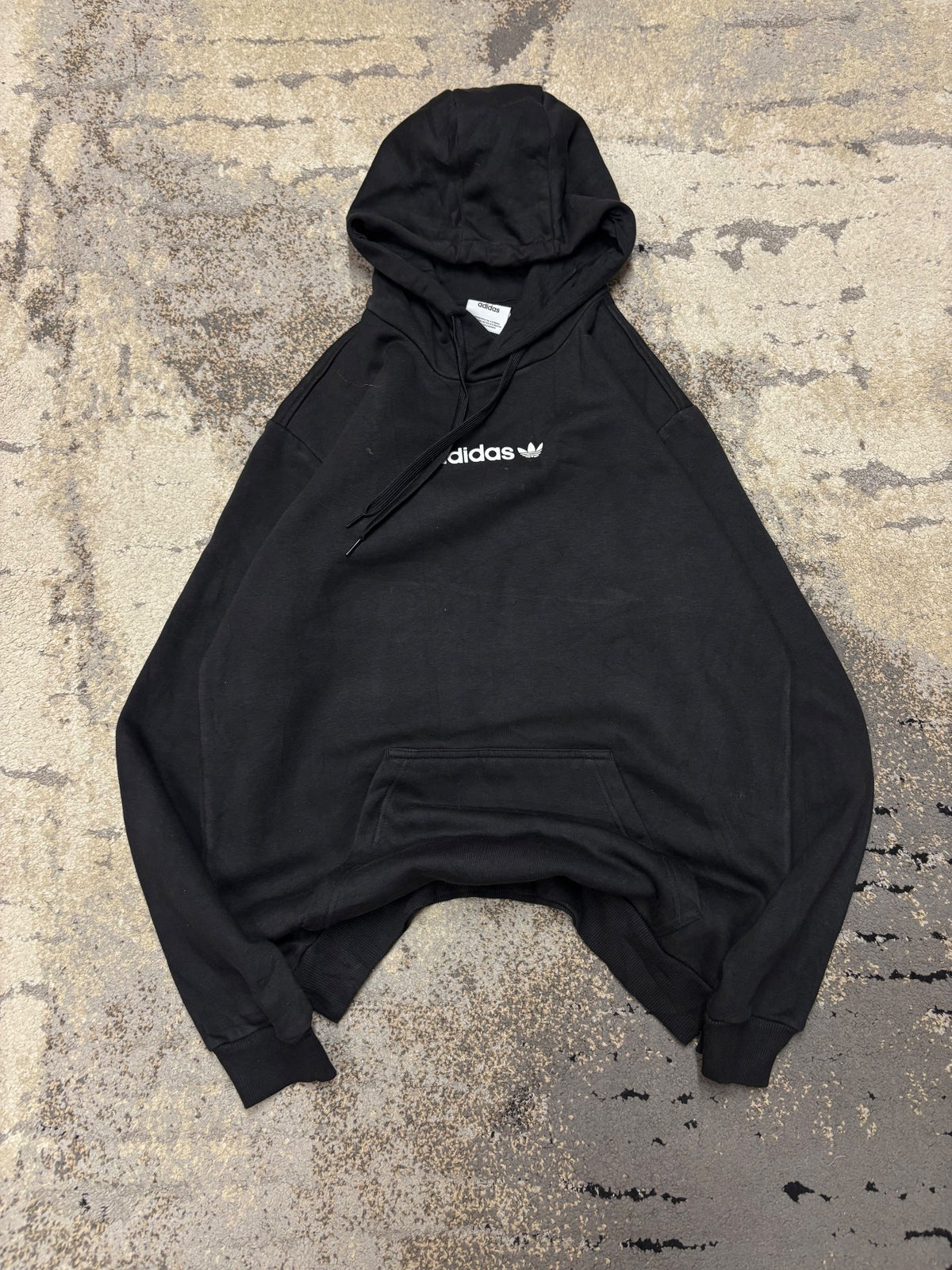 Bluza hoodie Adidas, męskie w bardzo dobrym stanie rozmiar M, widok z przodu