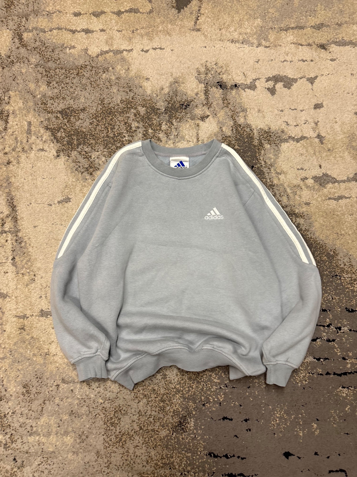 Bluza Adidas Vintage retro y2k crewneck, dziecięce w bardzo dobrym stanie rozmiar 152 cm / 12 lat, widok z przodu