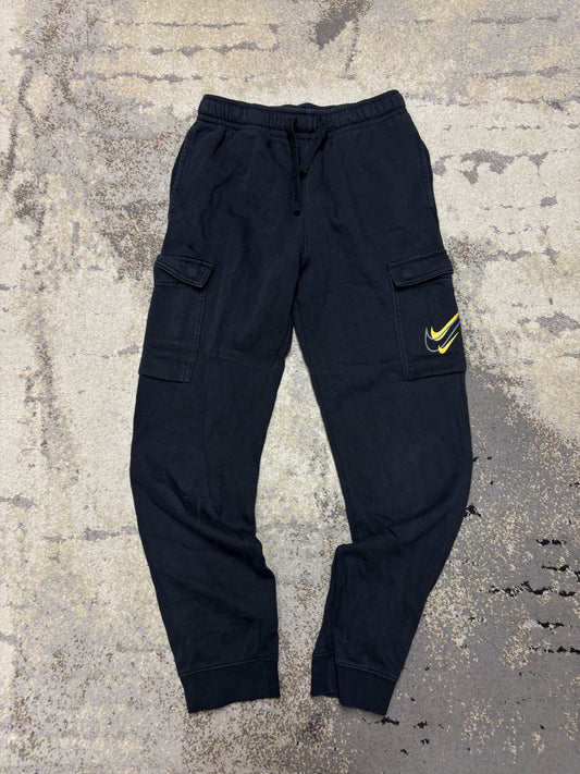 Dresy Nike, dziecięce w bardzo dobrym stanie rozmiar 146 cm / 11 lat, widok z przodu
