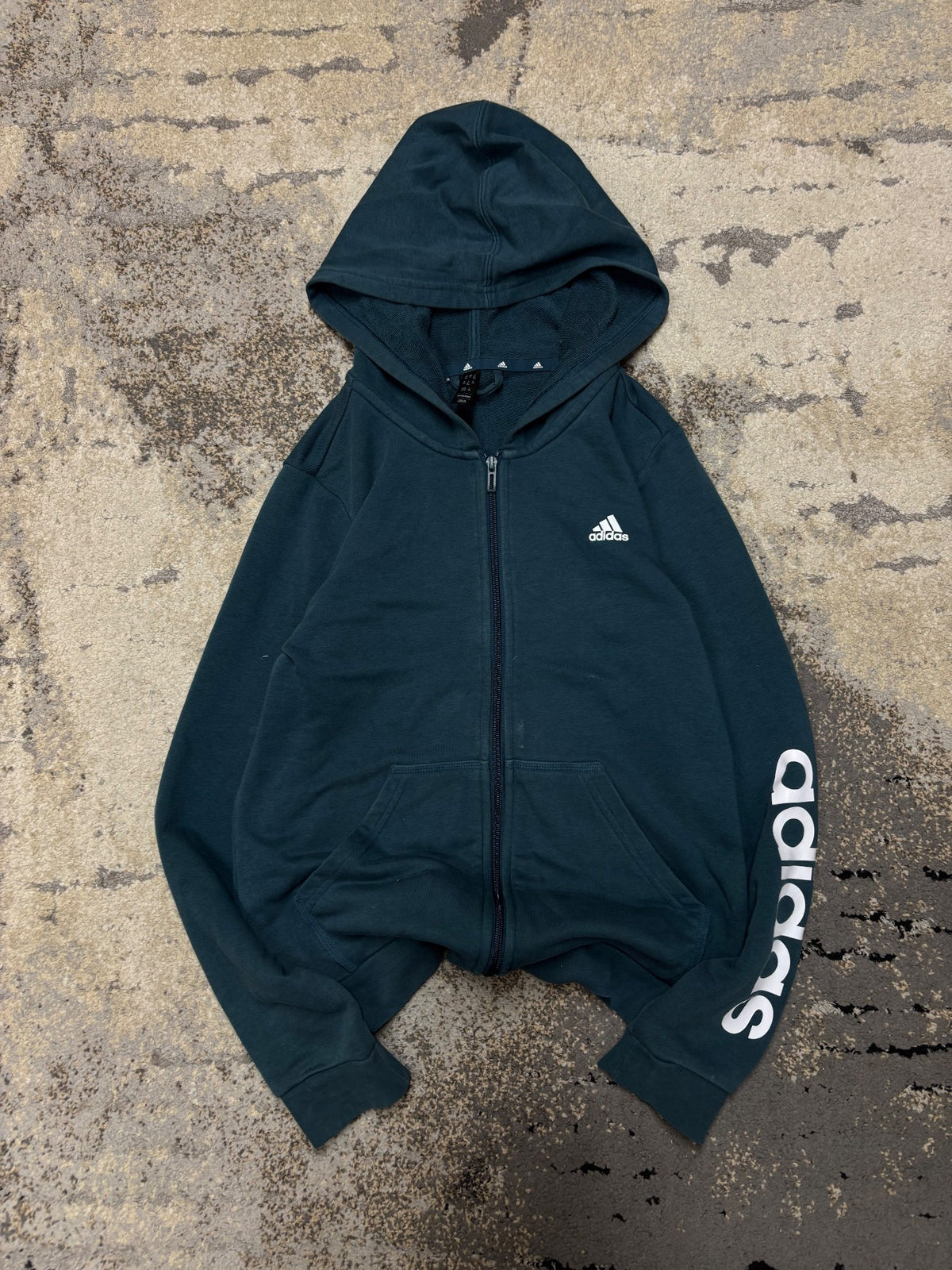 Bluza Adidas zipp, dziecięce w bardzo dobrym stanie rozmiar 170 cm / 15 lat, widok z przodu