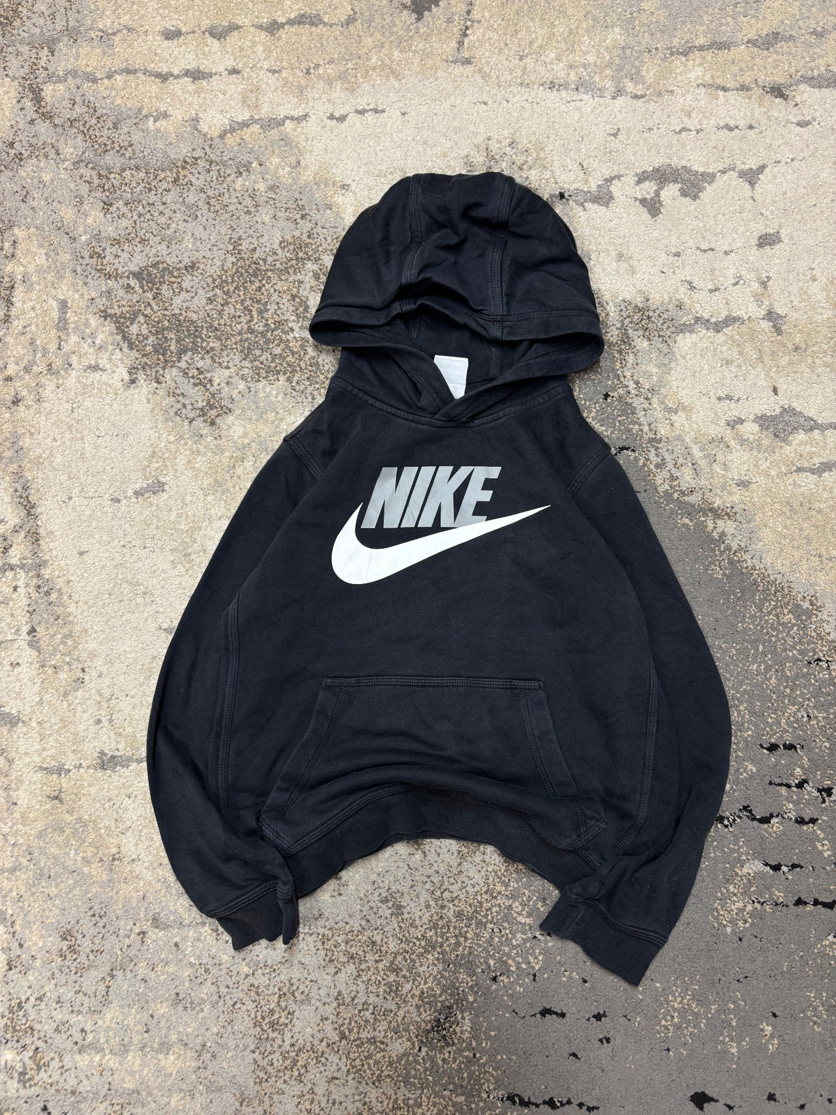 Bluza Nike hoodie, dziecięce w bardzo dobrym stanie rozmiar 134 cm / 9 lat, widok z przodu