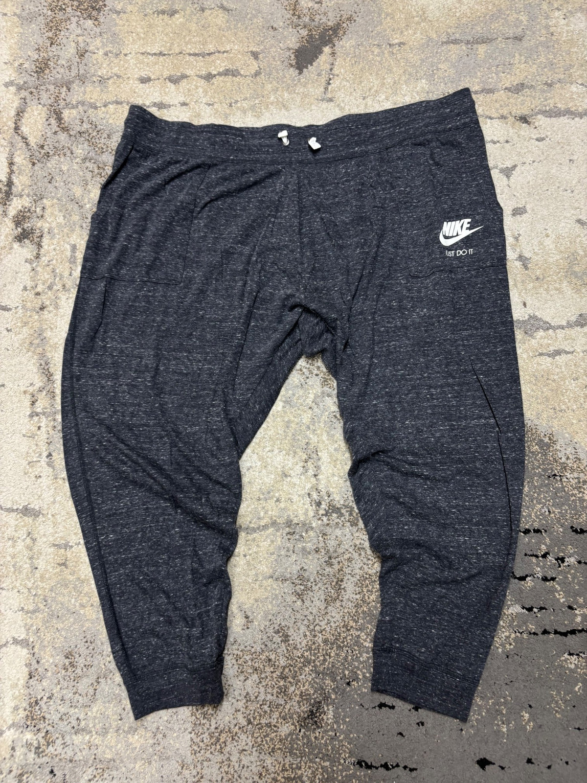 Dresy Nike, męskie w bardzo dobrym stanie rozmiar XXXL, widok z przodu