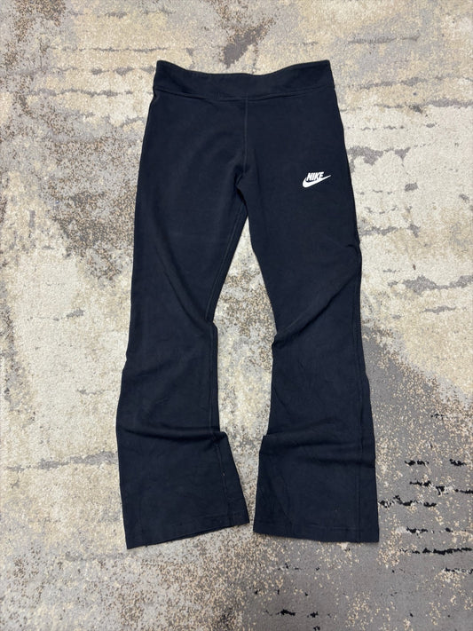 Legginsy Nike, dziecięce w bardzo dobrym stanie rozmiar 152 cm / 12 lat, widok z przodu