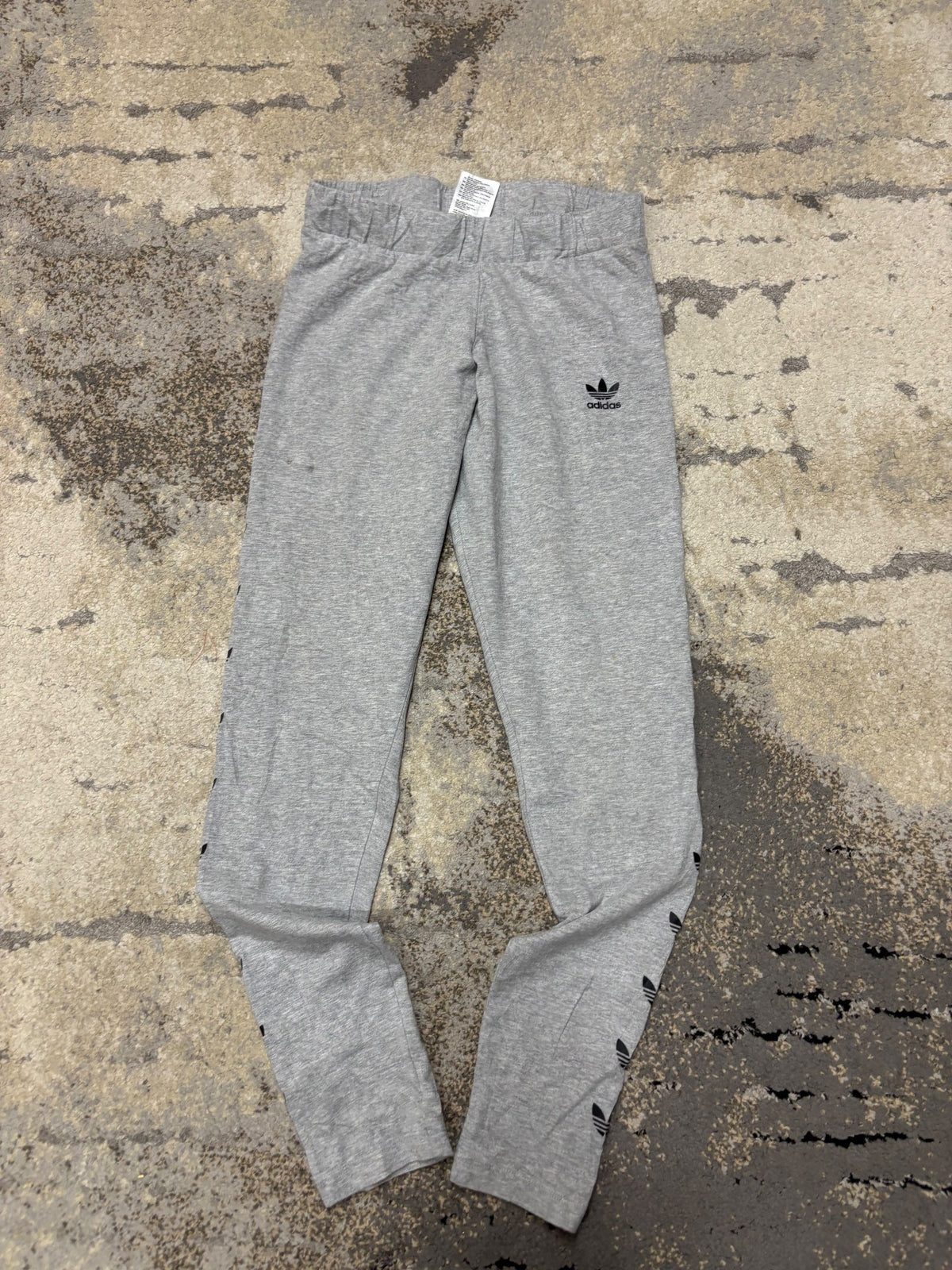 Legginsy adidas, damskie w bardzo dobrym stanie rozmiar S, detal