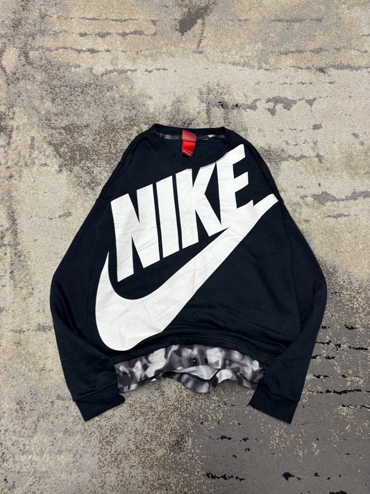Bluza Nike crewneck, damskie w bardzo dobrym stanie rozmiar XS, widok z góry