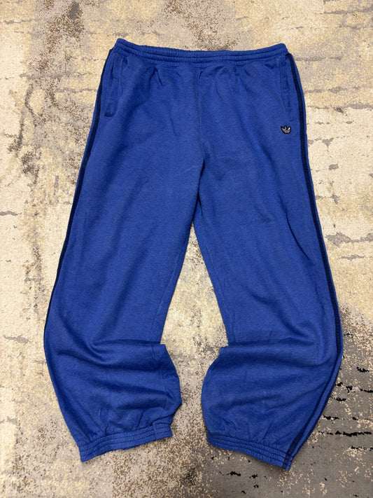 Dresy Adidas, męskie w bardzo dobrym stanie rozmiar XL, widok z przodu