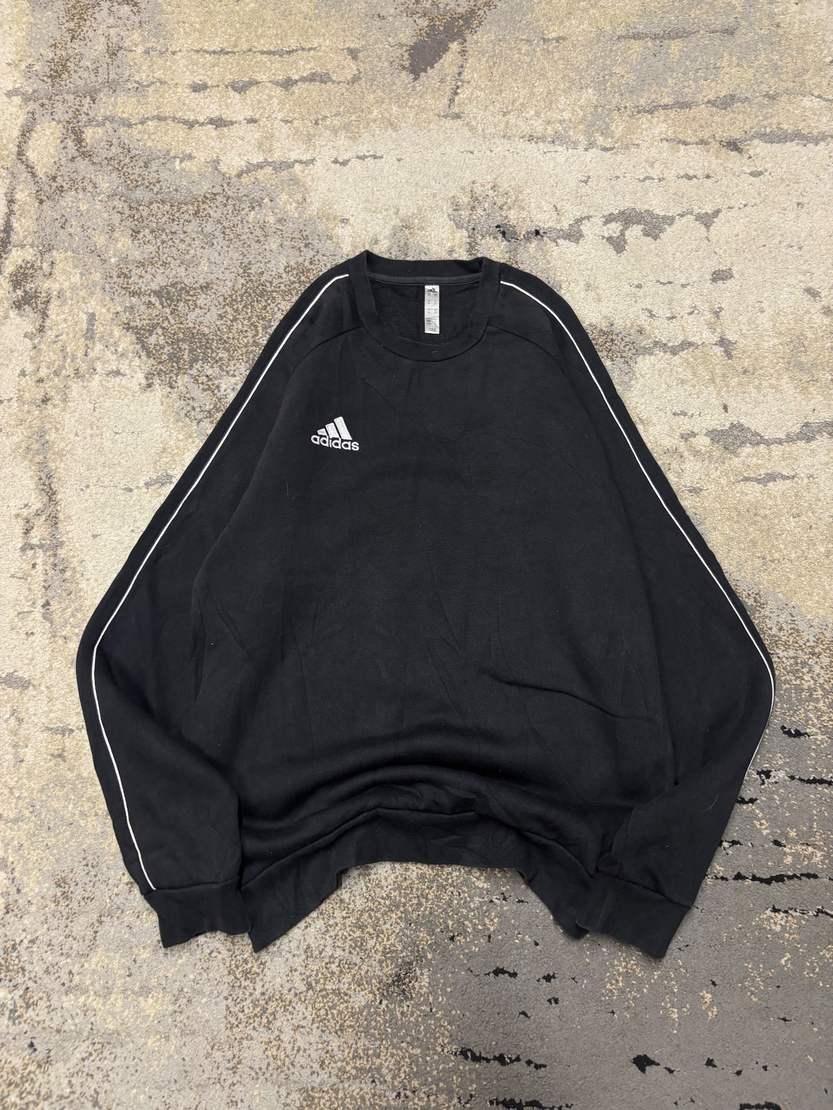 Bluza Adidas crewneck, męskie w bardzo dobrym stanie rozmiar M, detal
