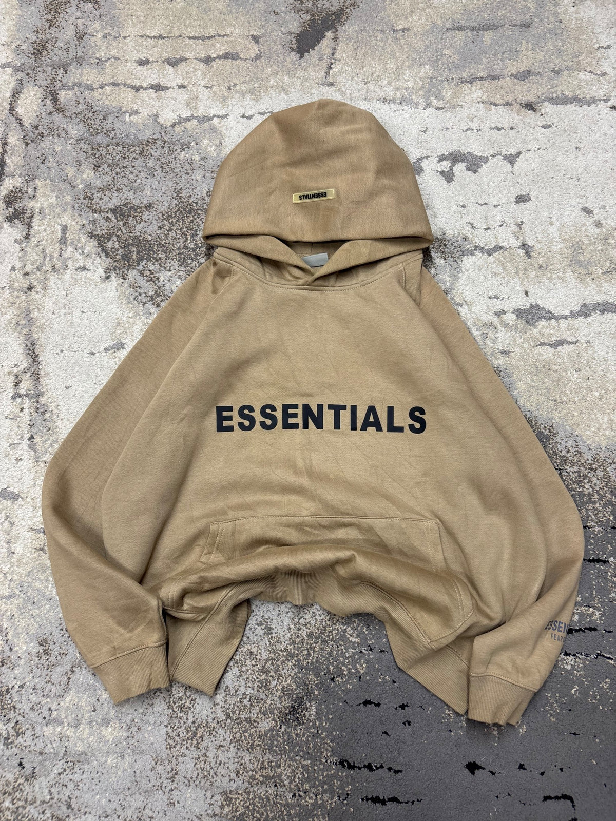 Bluza Essentials hoodie, męskie w bardzo dobrym stanie rozmiar M, widok z przodu