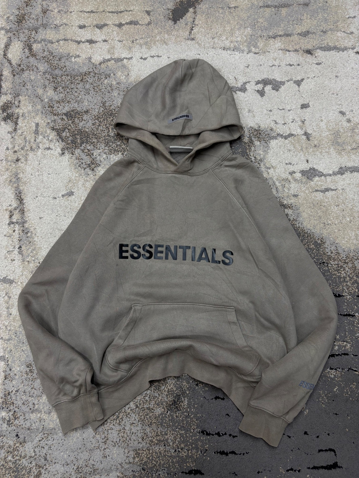 Bluza Essentials hoodie, damskie w dobrym stanie rozmiar S, detal