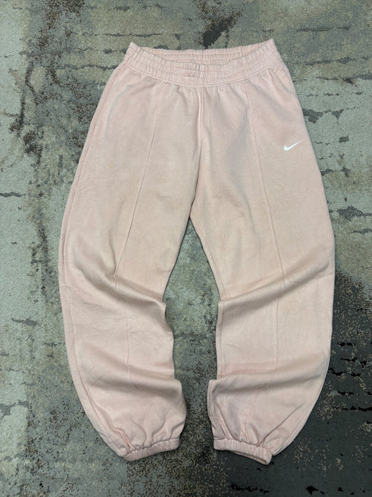 Dresy Nike, damskie w bardzo dobrym stanie rozmiar M, widok z przodu