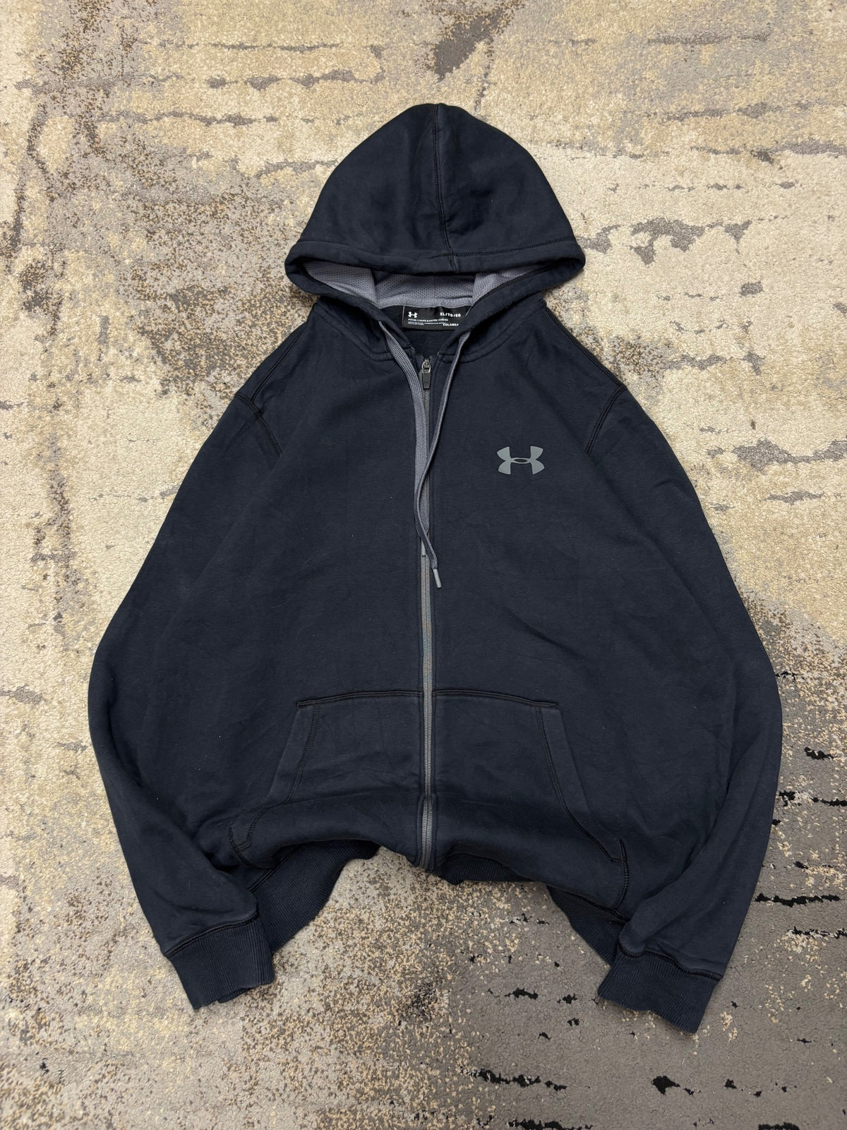 Bluza Under Armour zipp, męskie w bardzo dobrym stanie rozmiar XL, widok z przodu