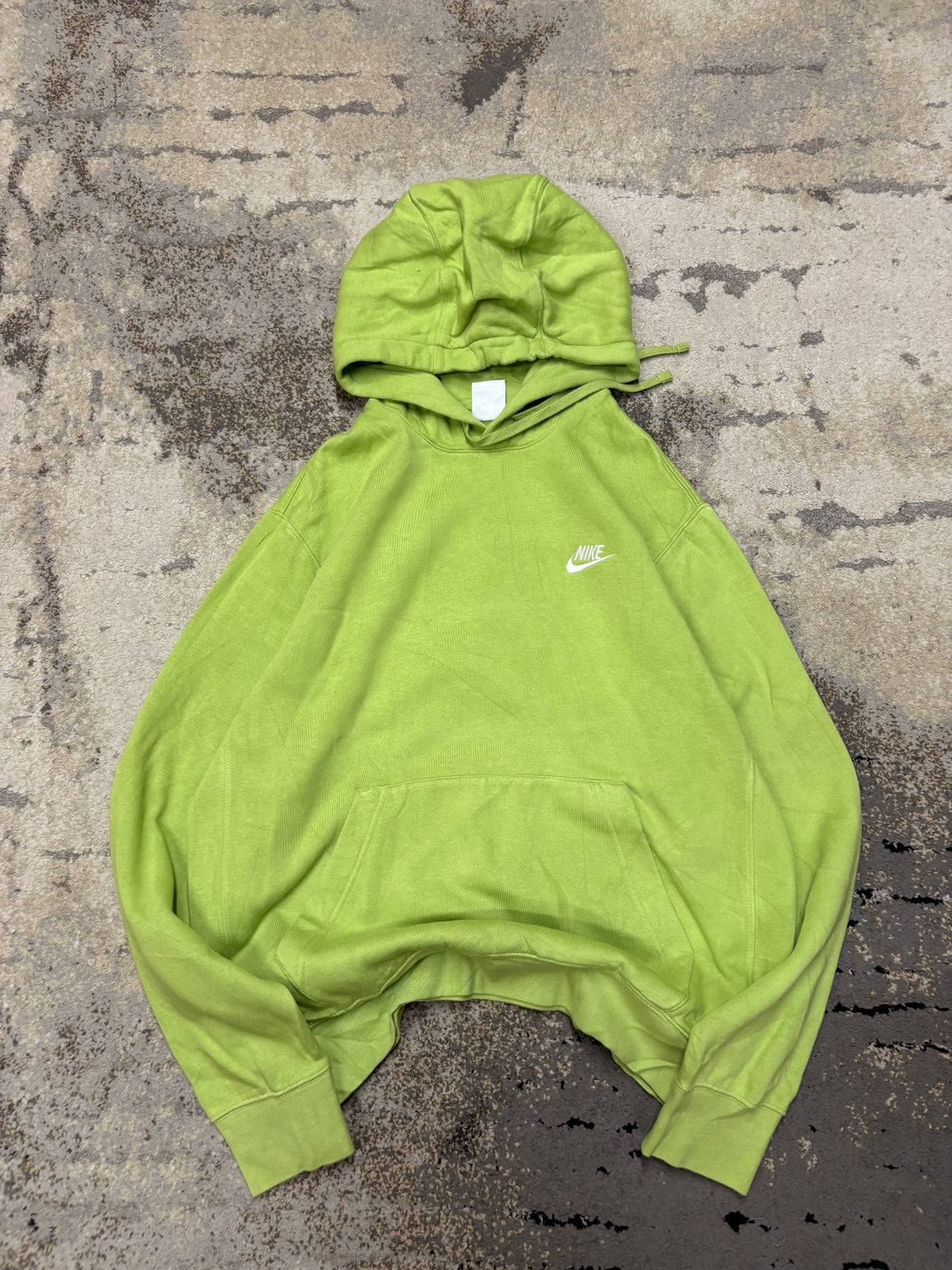 Bluza Nike hoodie, męskie w bardzo dobrym stanie rozmiar M, widok z przodu