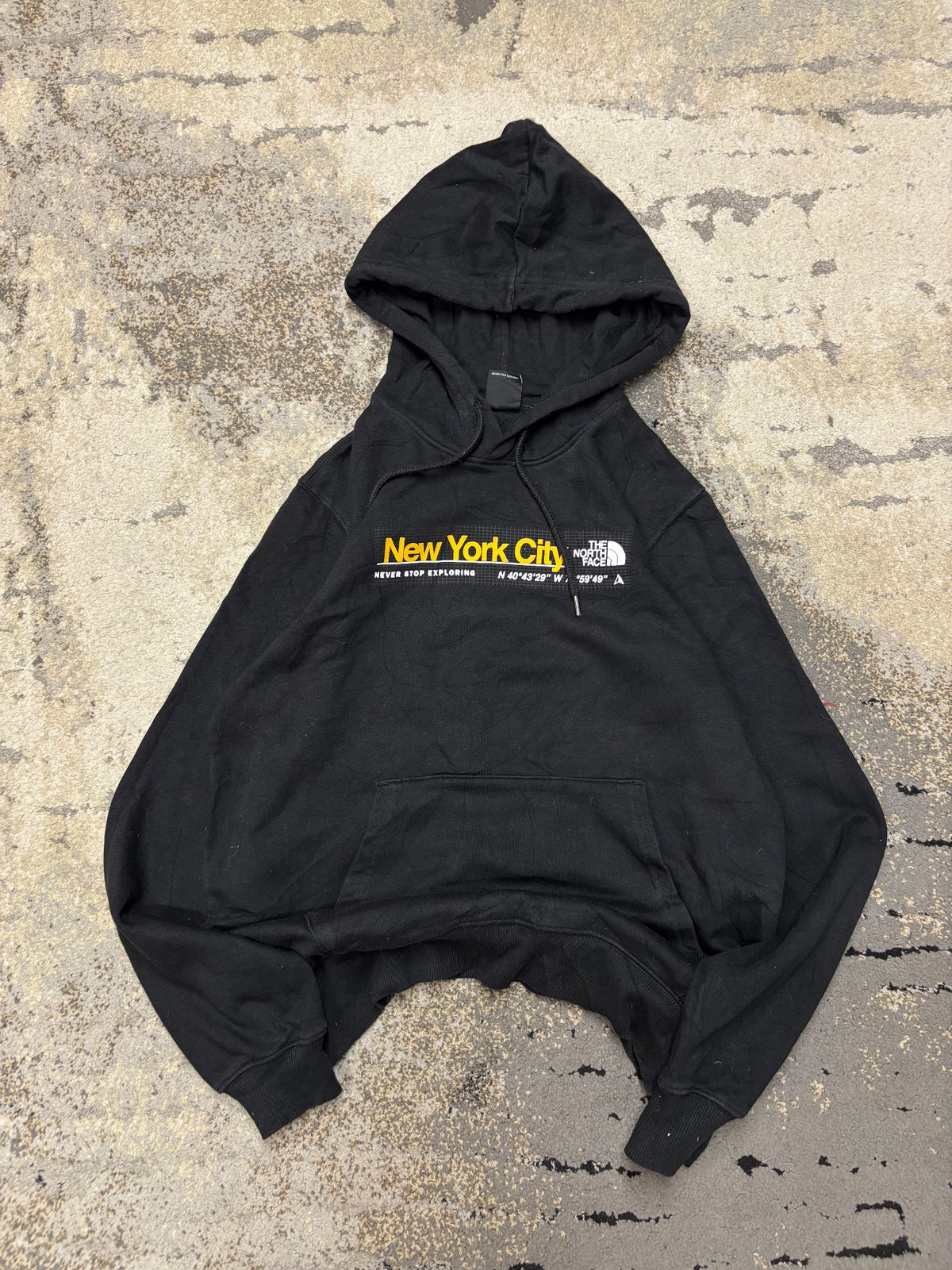 Bluza The North Face hoodie, damskie w bardzo dobrym stanie rozmiar S, widok z przodu