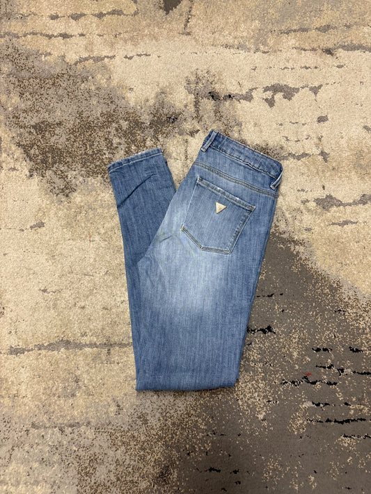 Jeansy guess, damskie w bardzo dobrym stanie rozmiar S, detal