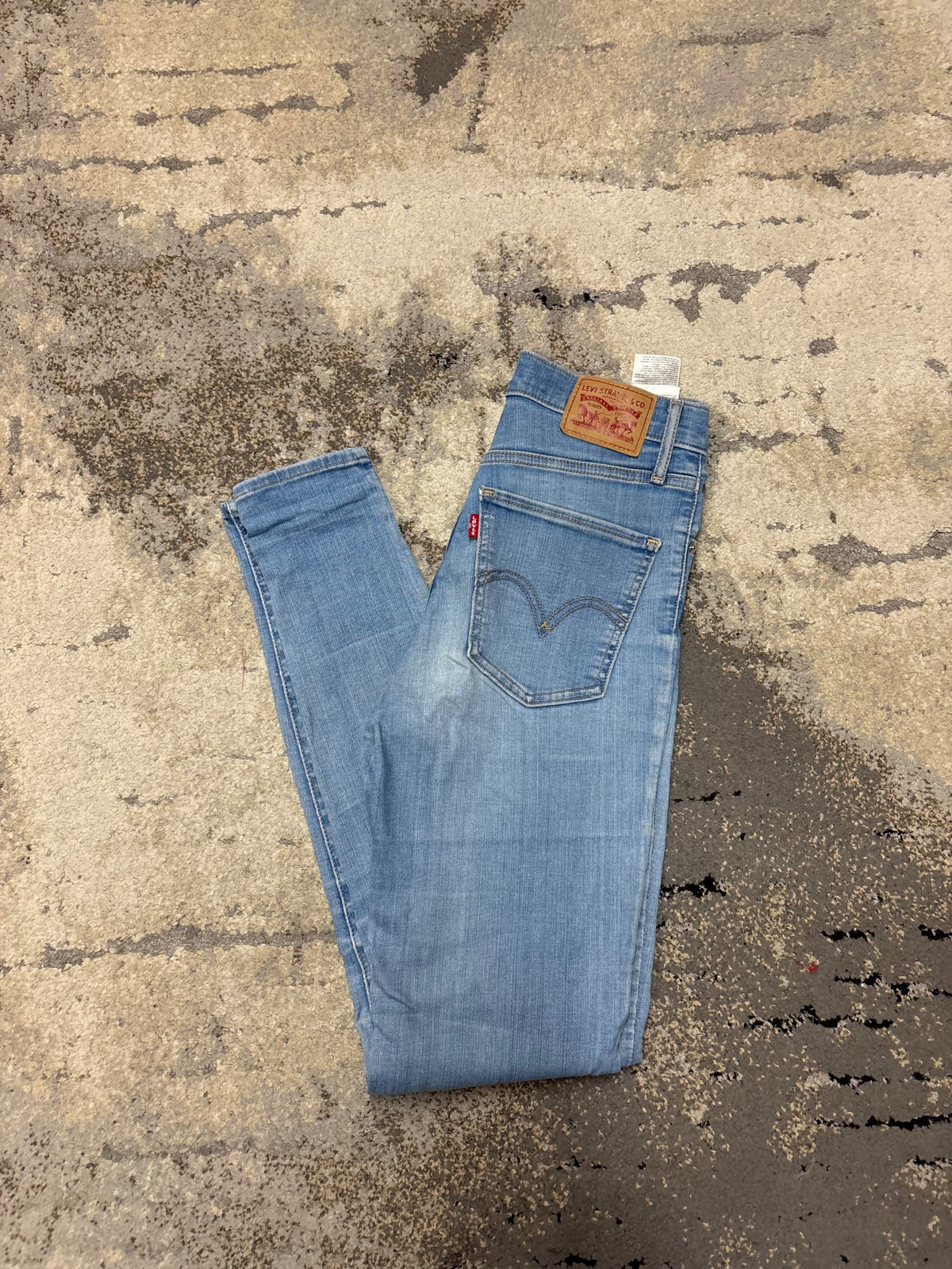 Levi's Jeasny LEVI’S, damskie w bardzo dobrym stanie rozmiar XS, widok z tyłu