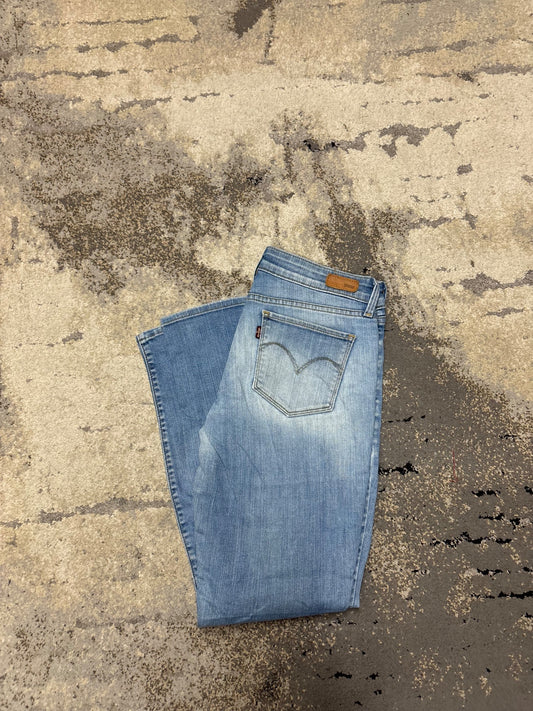 Levi's Jeasny LEVI’S, damskie w bardzo dobrym stanie rozmiar S, detal