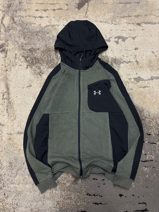 Bluza Under Armour zipp, męskie w bardzo dobrym stanie rozmiar M, widok z przodu