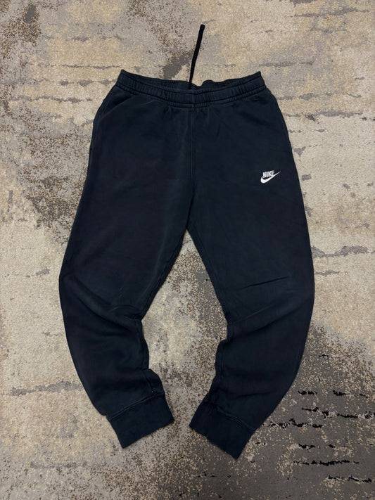 Dresy Nike, męskie w dobrym stanie rozmiar M, widok z przodu