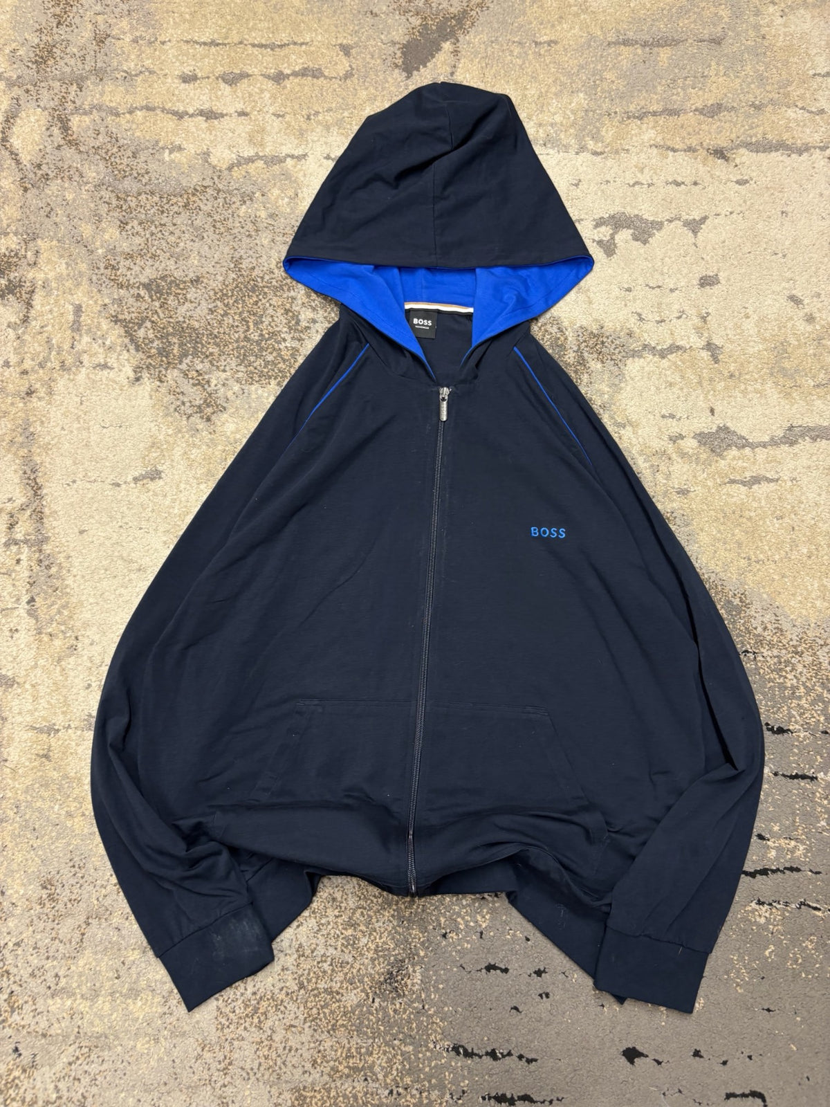 Bluza Hugo Boss zipp, męskie w bardzo dobrym stanie rozmiar XL, widok z przodu