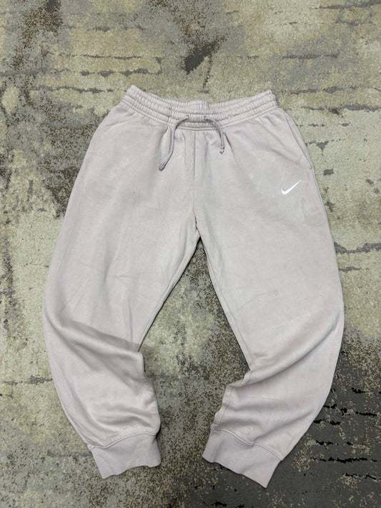 Dresy Nike, damskie w bardzo dobrym stanie rozmiar L, widok z przodu