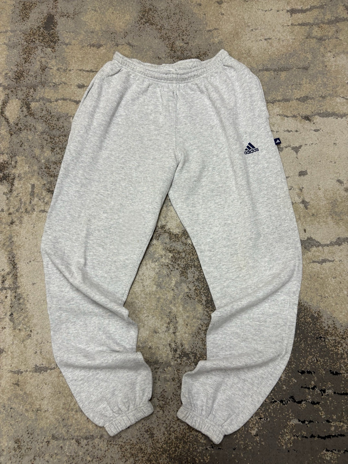 Dresy Adidas, męskie w bardzo dobrym stanie rozmiar S, detal