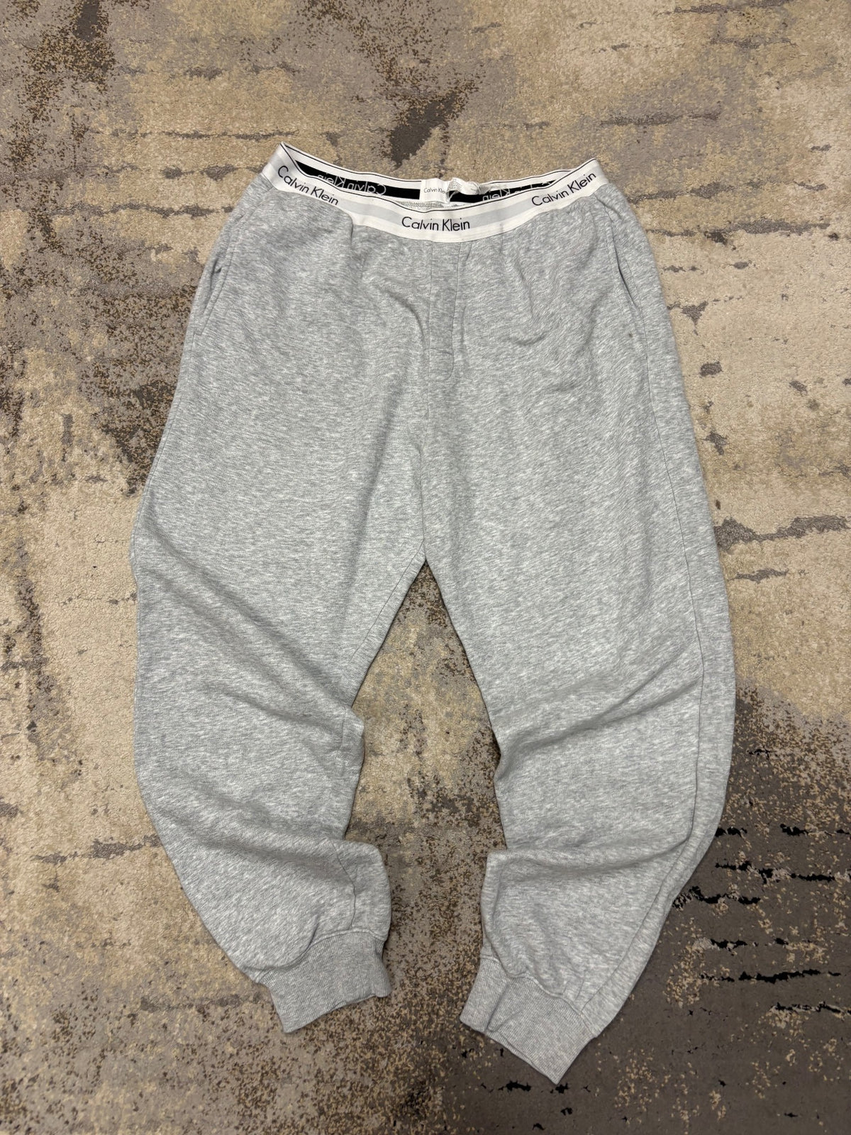 Dresy Calvin Klein, męskie w bardzo dobrym stanie rozmiar L, detal