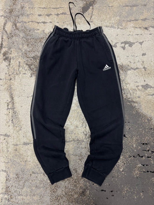 Dresy Adidas, damskie w bardzo dobrym stanie rozmiar XS, detal