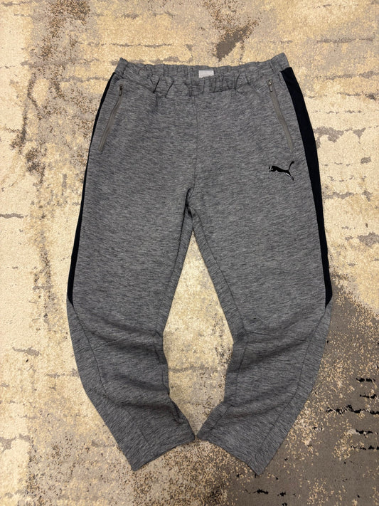 Dresy Puma, męskie w bardzo dobrym stanie rozmiar XL, detal