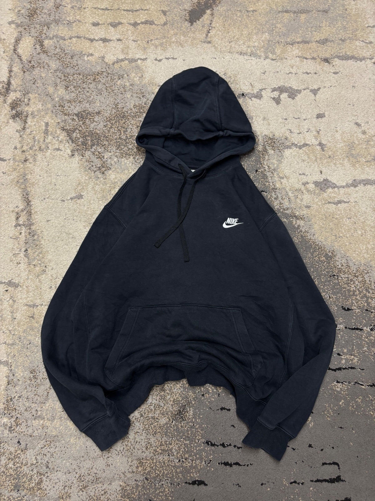 Bluza Nike hoodie, męskie w bardzo dobrym stanie rozmiar M, widok z przodu
