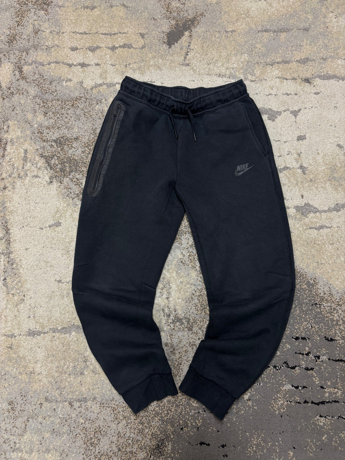Dresy Nike Tech Fleece, dziecięce w dobrym stanie rozmiar 146 cm / 11 lat, widok z przodu