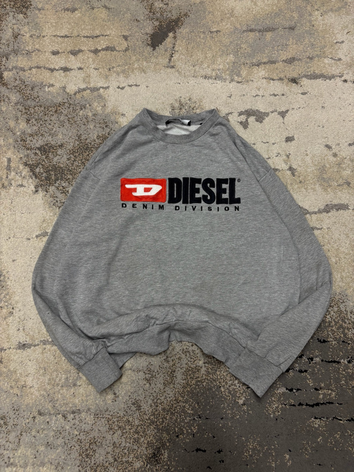 Bluza Diesel crewneck, męskie w bardzo dobrym stanie rozmiar M, widok z przodu