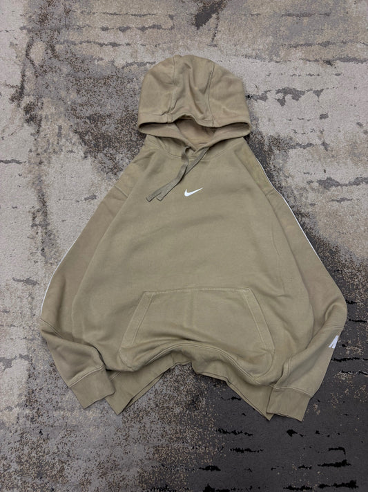 Bluza Nike hoodie, męskie w dobrym stanie rozmiar L, widok z przodu