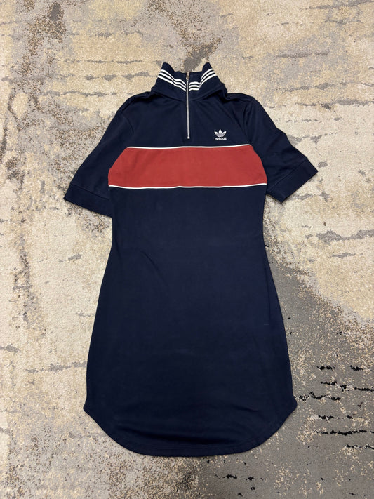 Tunika adidas, damskie w bardzo dobrym stanie rozmiar M, widok z przodu