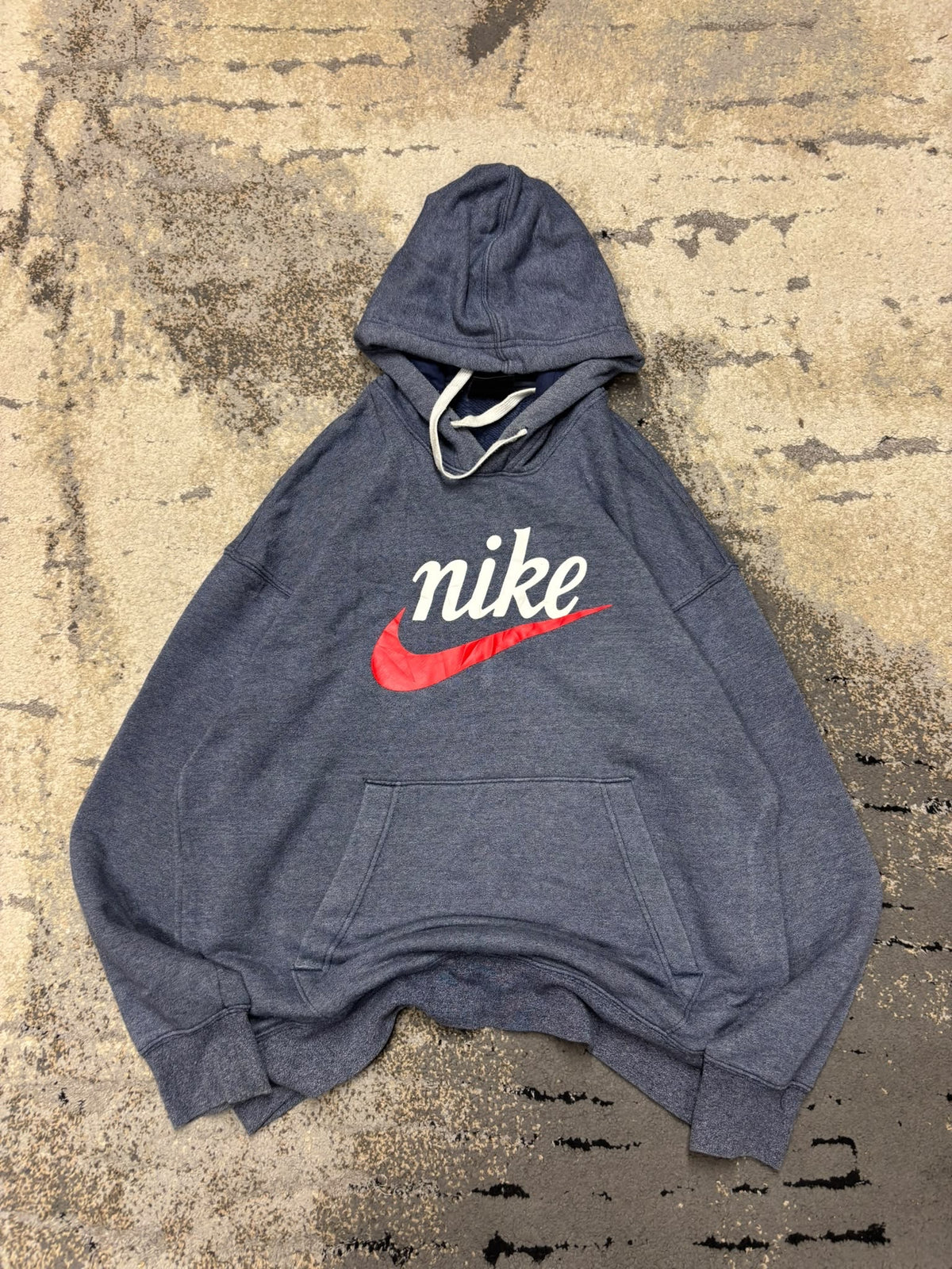 Bluza Nike hoodie, męskie w bardzo dobrym stanie rozmiar L, detal
