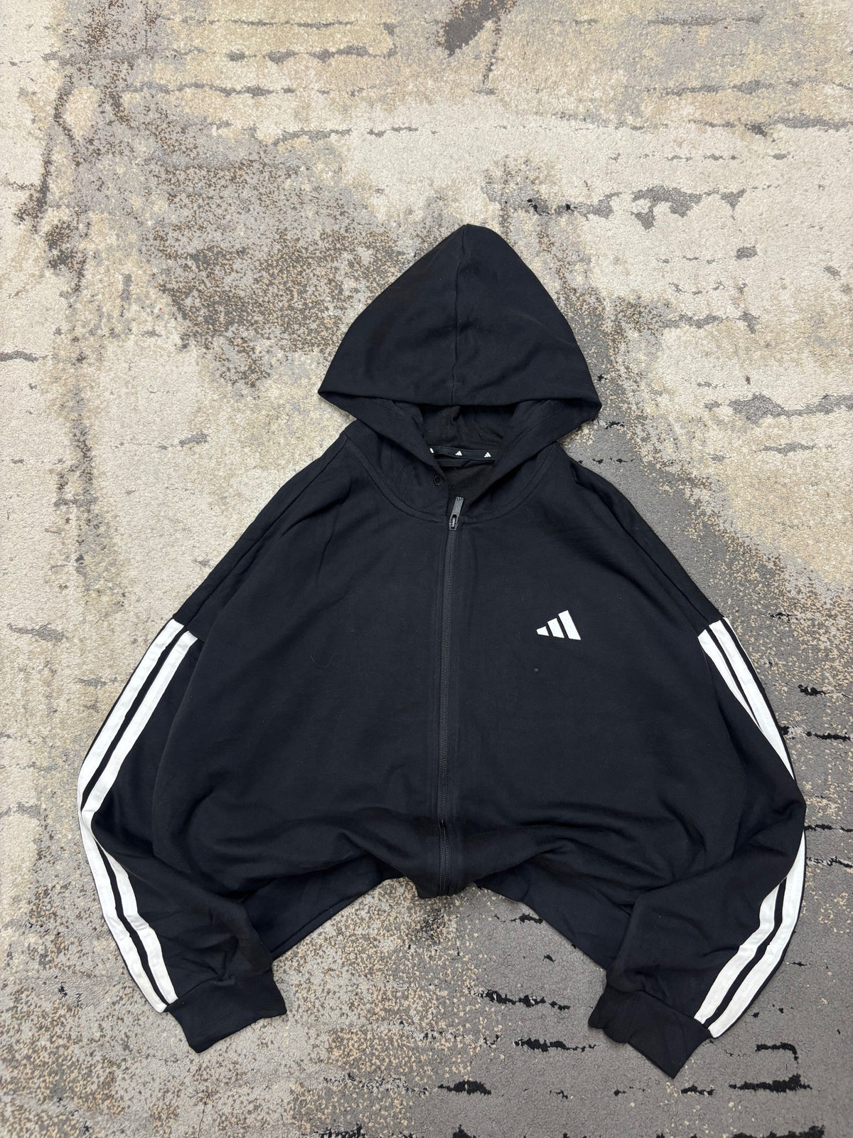 Bluza Adidas zipp, damskie w bardzo dobrym stanie rozmiar L, widok z przodu