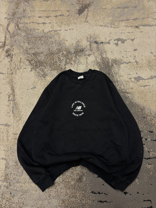 Bluza New Balance crewneck, damskie w bardzo dobrym stanie rozmiar XS, widok z przodu