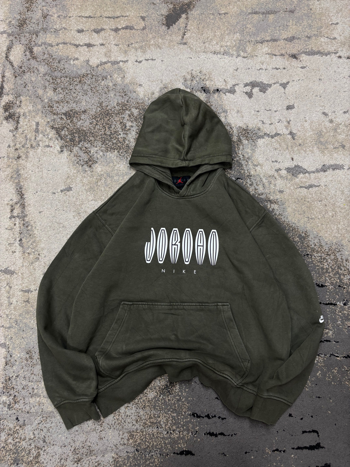Bluza jordan hoodie, damskie w bardzo dobrym stanie rozmiar M, widok z przodu