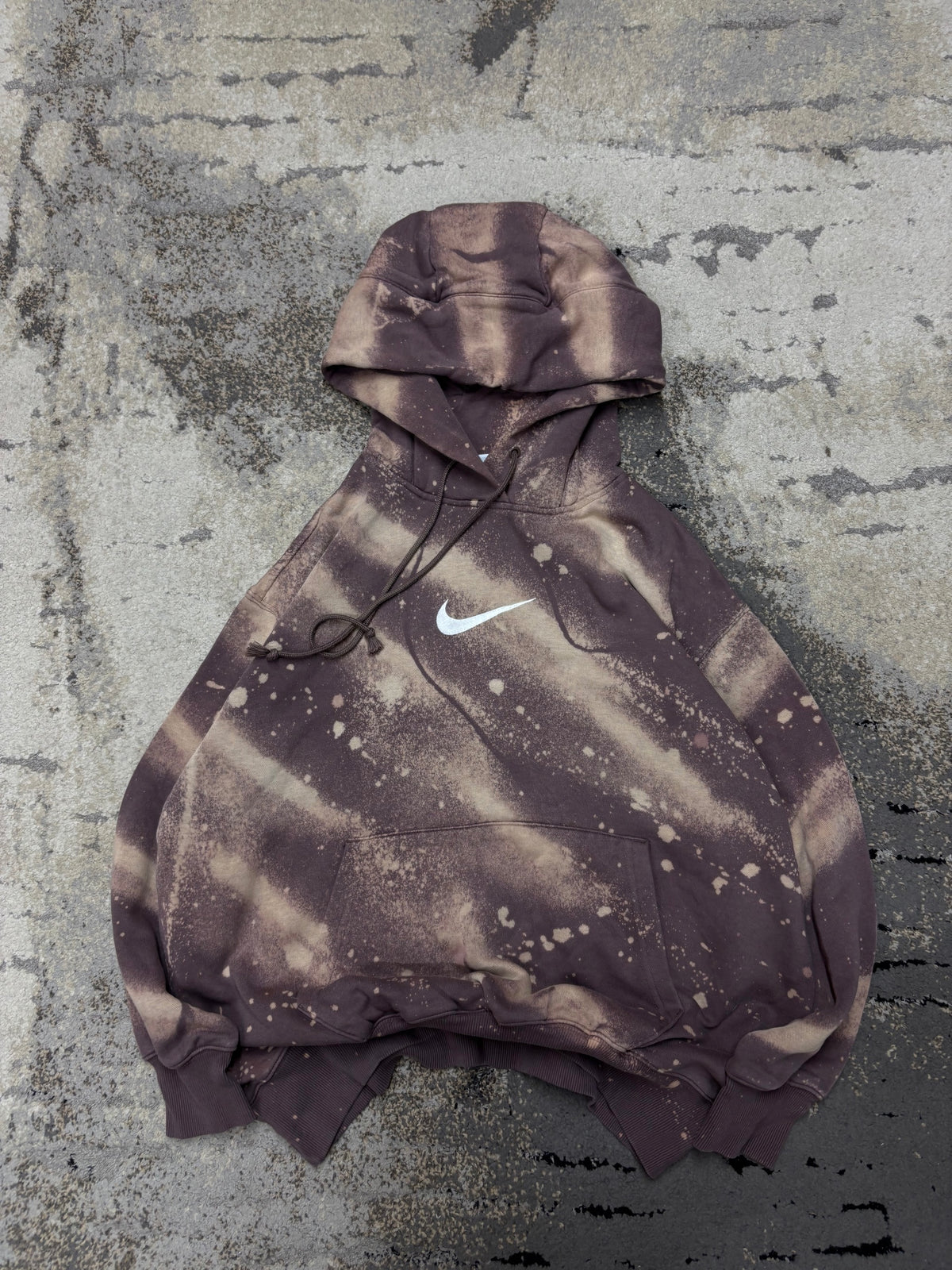 Bluza Nike hoodie, damskie w bardzo dobrym stanie rozmiar S, widok z przodu