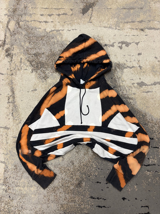 Bluza Adidas hoodie, damskie w bardzo dobrym stanie rozmiar M, widok z przodu